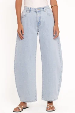 Abrand 95 Barrel Jeans