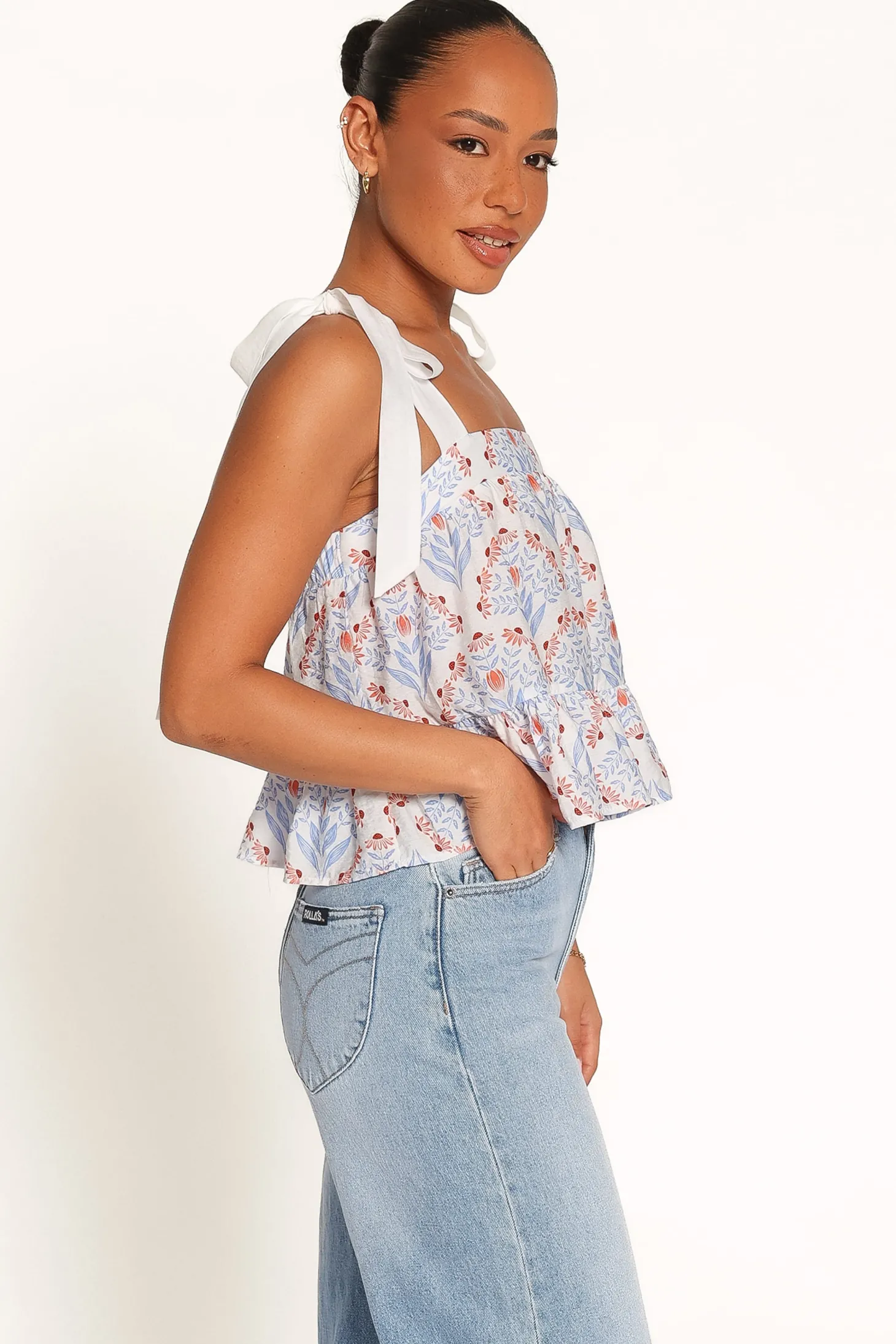 Aver Flounce Top