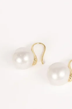 Daniella Pearl Earrings
