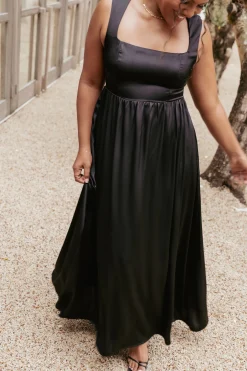 Elania Maxi Dress