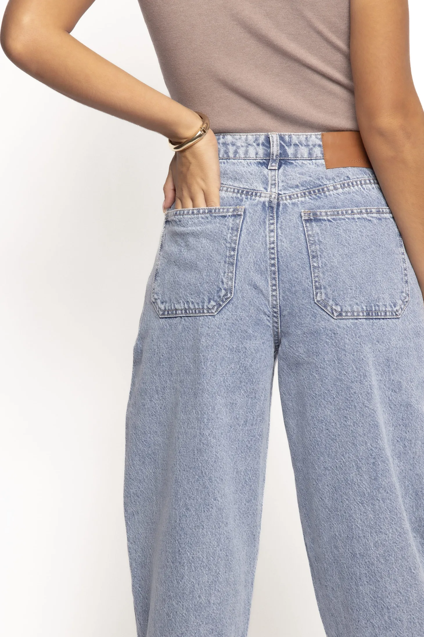 Ellis Barrel Leg Jeans