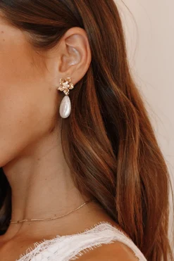 Everly Pearl Earrings