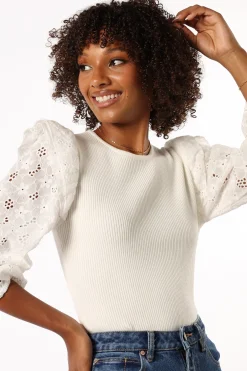 Halle Top
