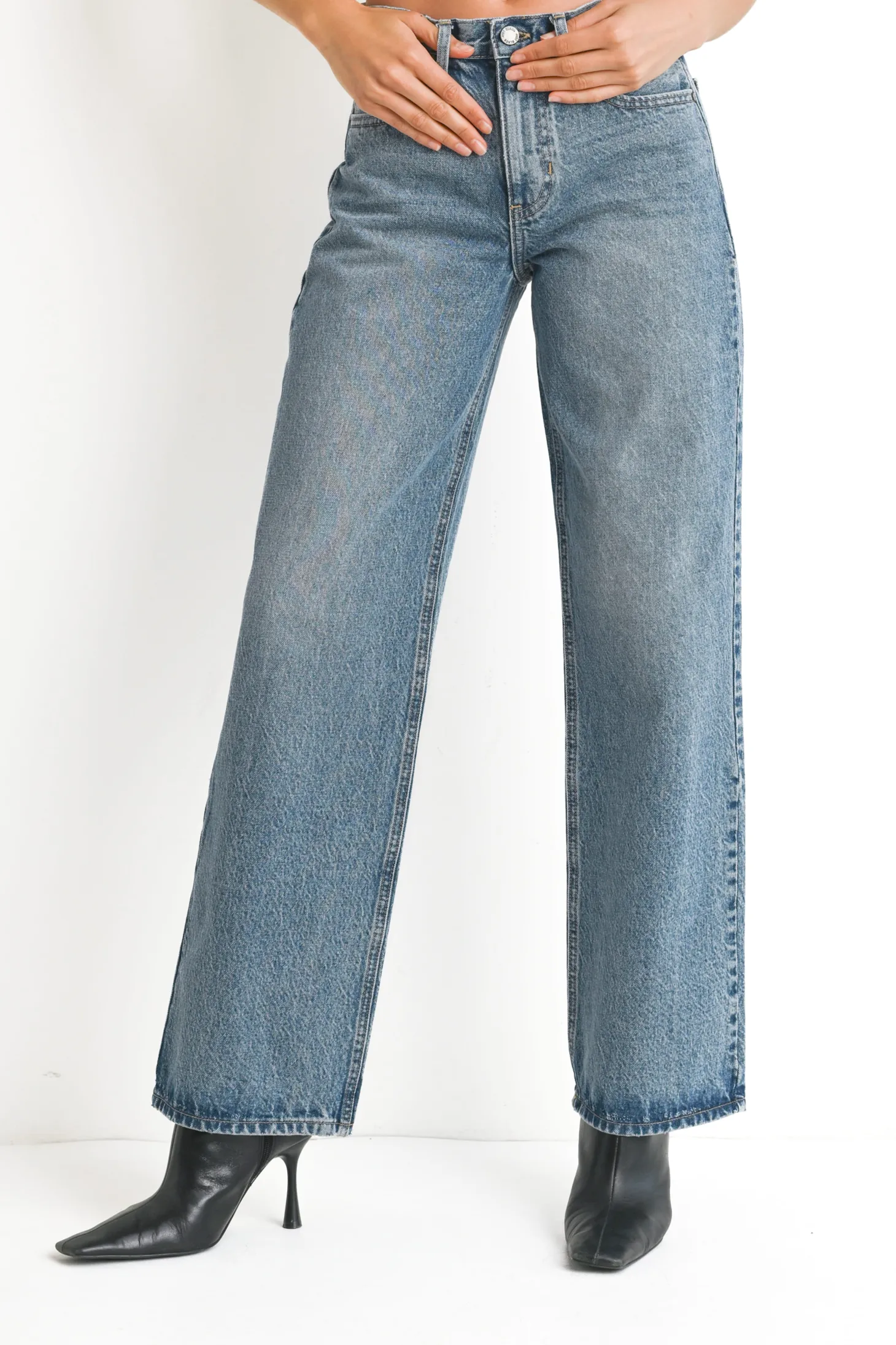 Just Black High Rise Relaxed Straight Jean