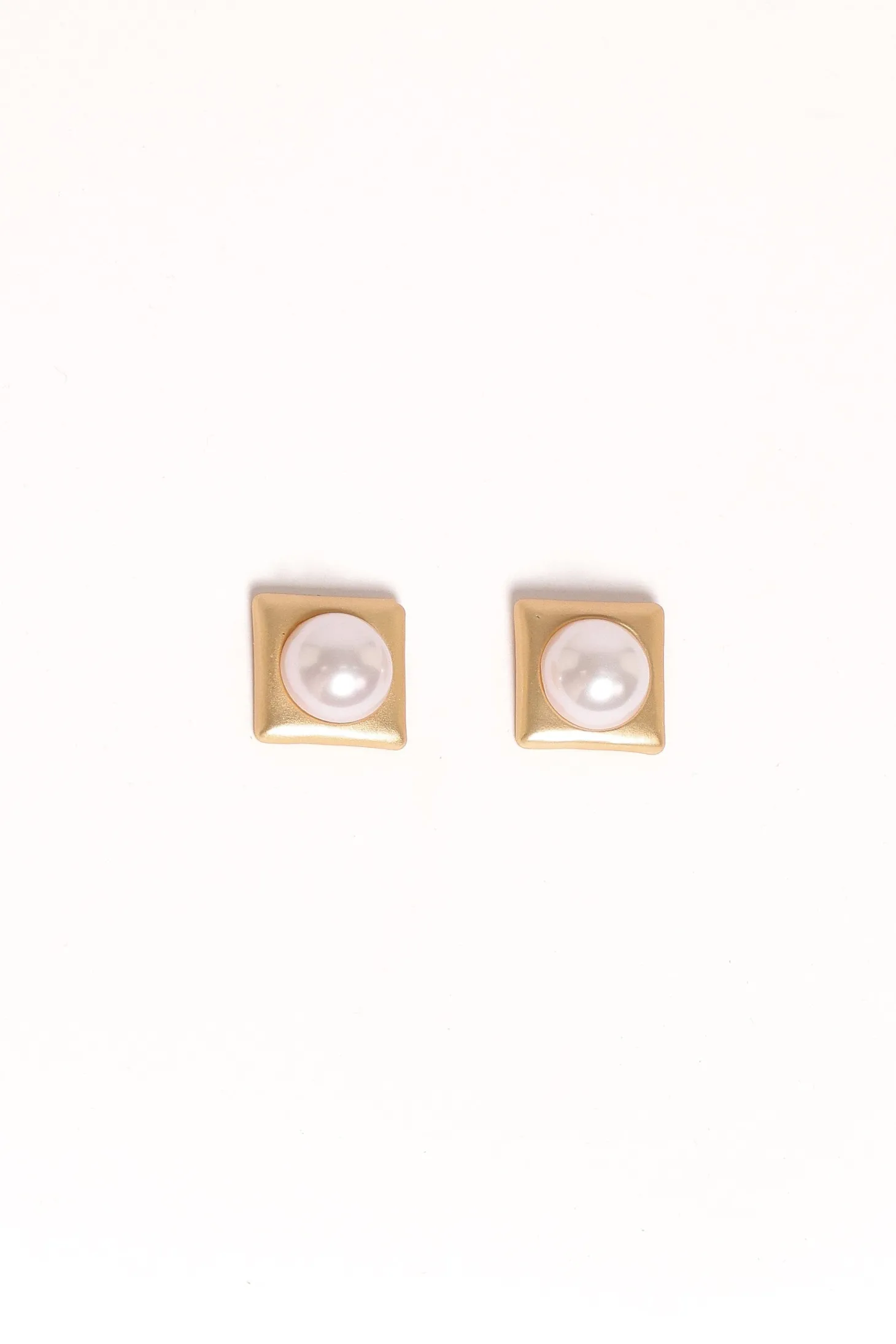 Kimmy Pearl Earrings