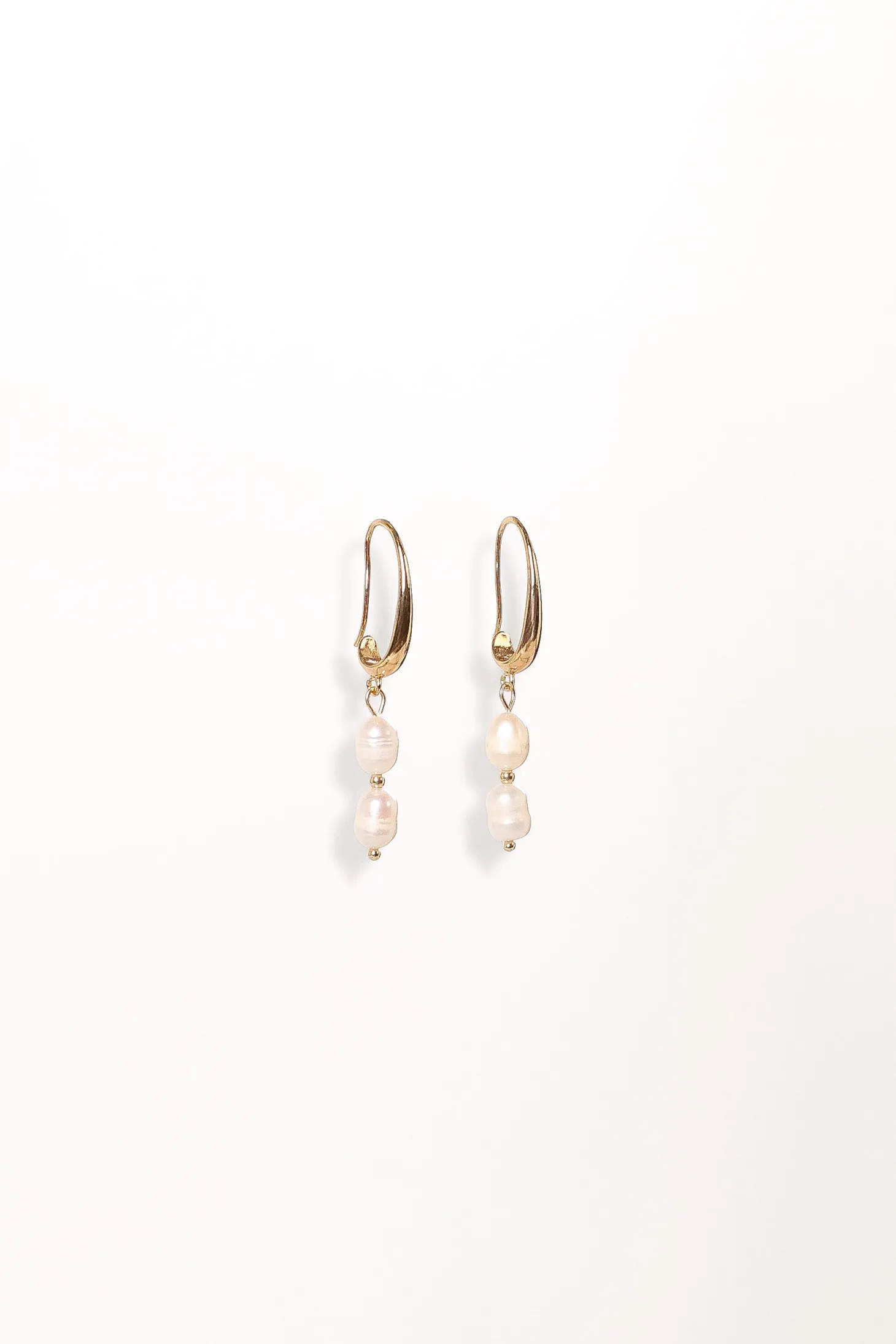 Larissa Pearl Earrings