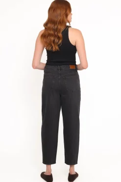 Taylor Barrel Leg Jean