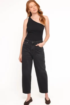 Taylor Barrel Leg Jean