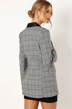 Veronica Contrast Lapel Blazer